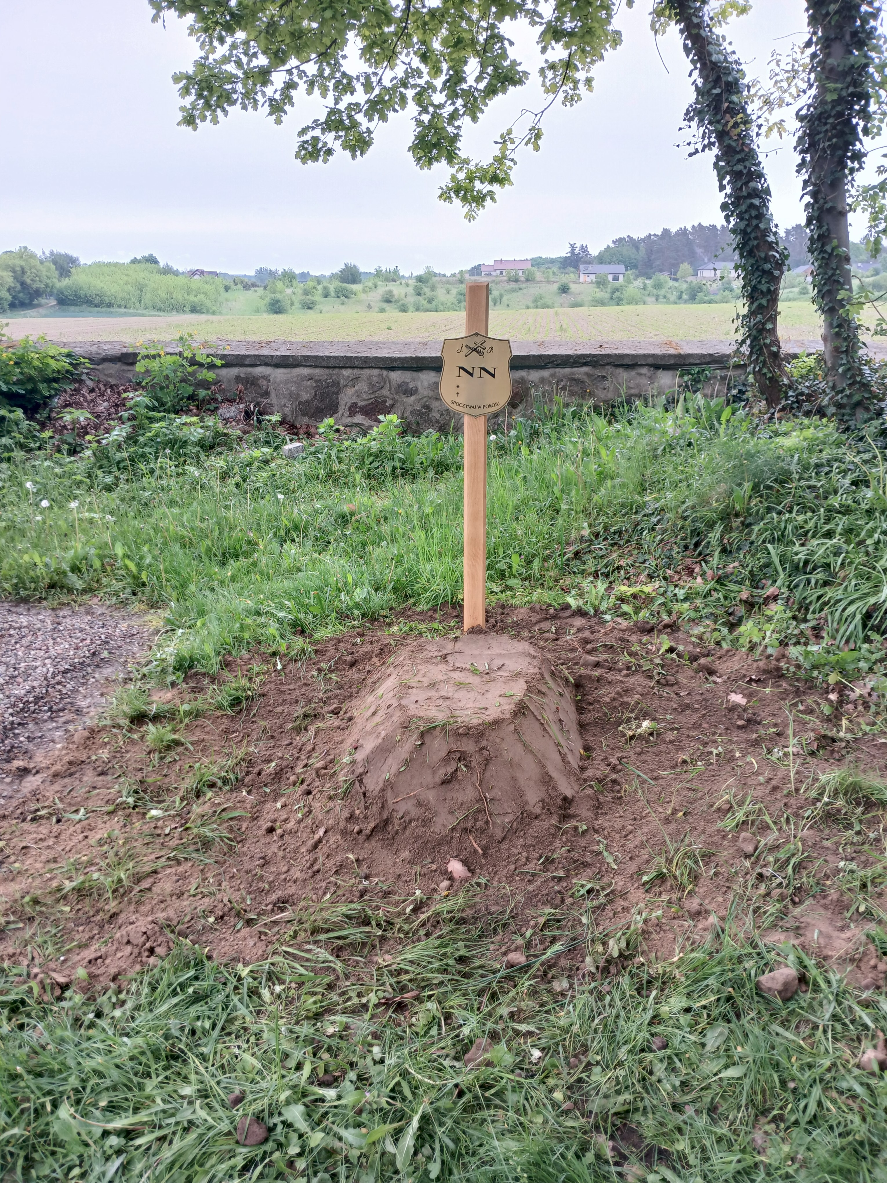 Grób  NN